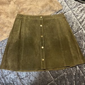 🟢 Forever 21 olive green skirt 🟢